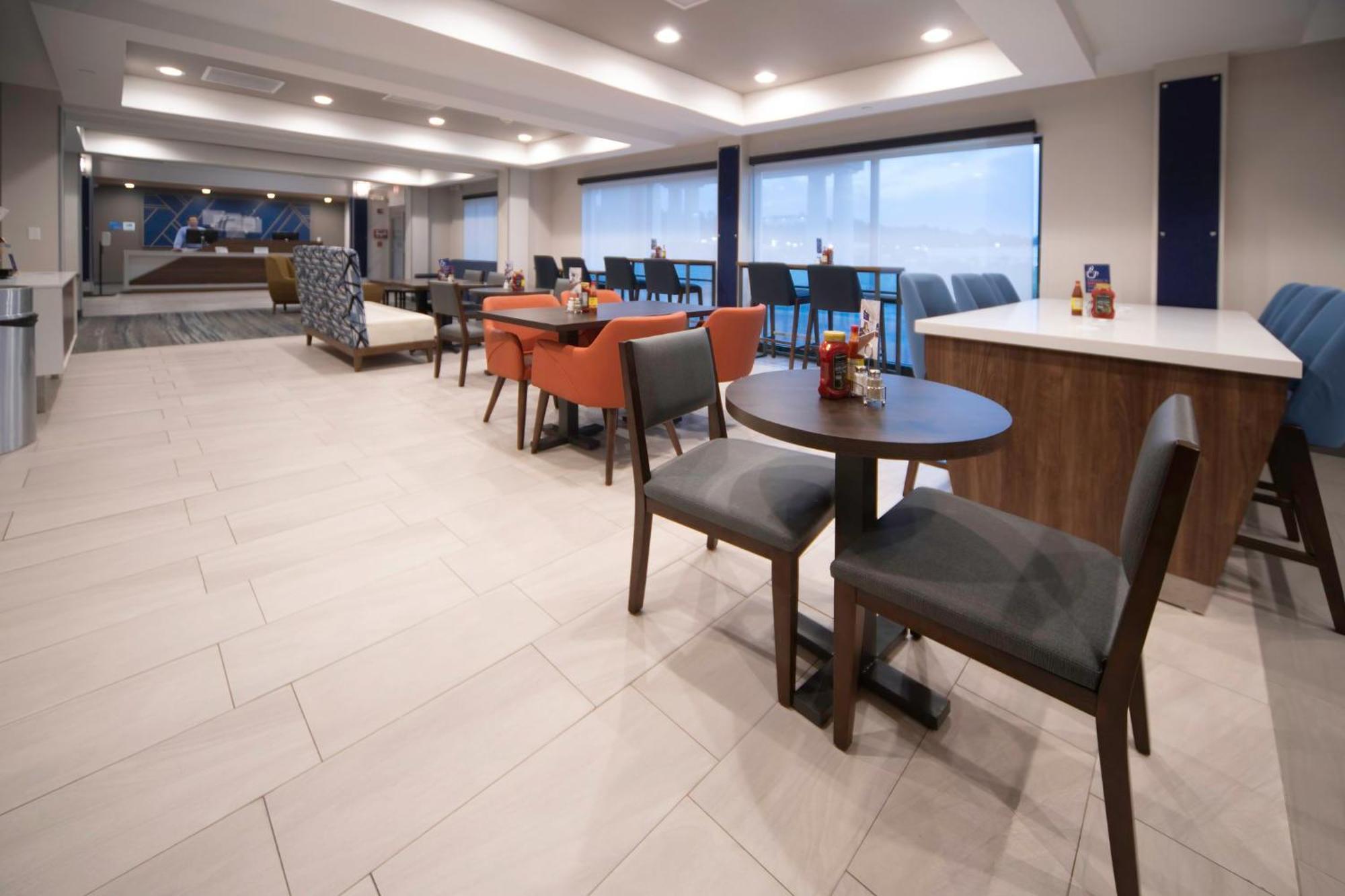 Holiday Inn Express Suites Little Rock West By Ihg Exterior photo